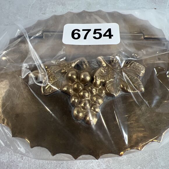 Vintage Fluted Brass Hinged Trinket Box Tea Caddy With Grapes - Picture 11 of 11